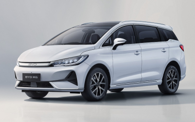 BYD M6